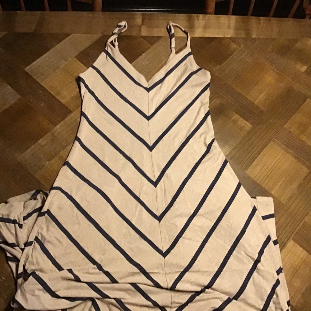 Fabulous summer dress that makes you look thinner!